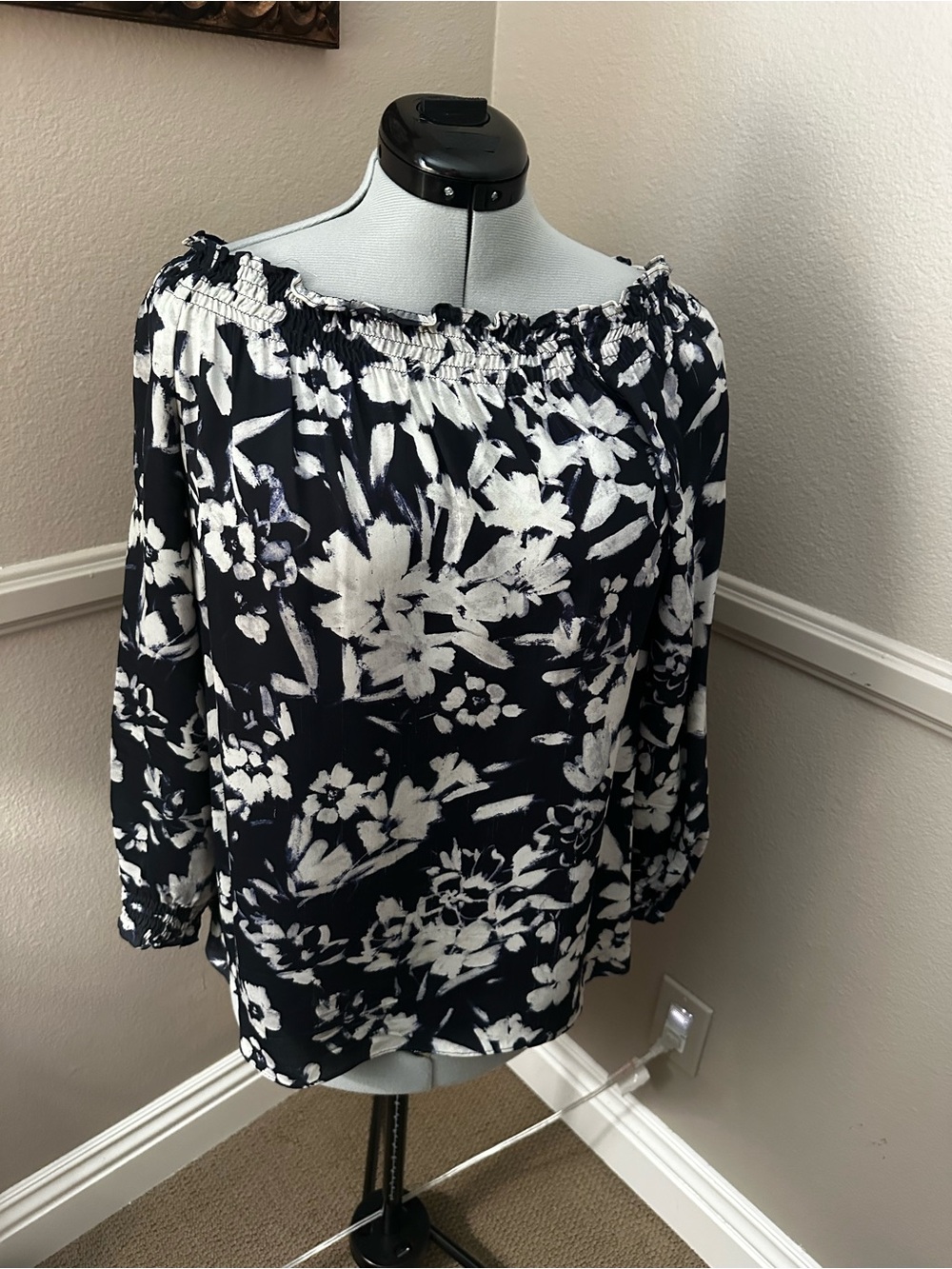 Lafayette 148 New York Navy and White Floral Off-Shoulder Blouse